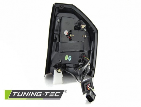 Feux arri&egrave;re design avec barre LED Chrysler 300C