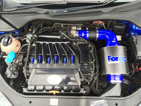 Kit d\'admission carbone Forge Motorsport VW Golf 5 R32 3.2l V6
